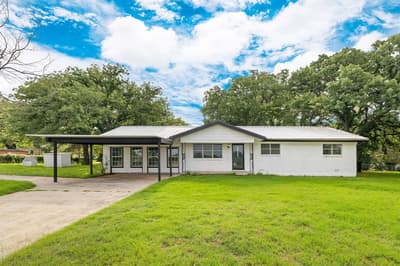 3301 S Murvil Street, Decatur TX 76234
