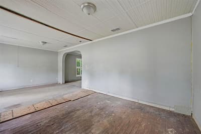 829 W Walker Street, Denison TX 75020 - Photo 5