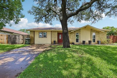 2033 Rose Hill Road, Carrollton TX 75007