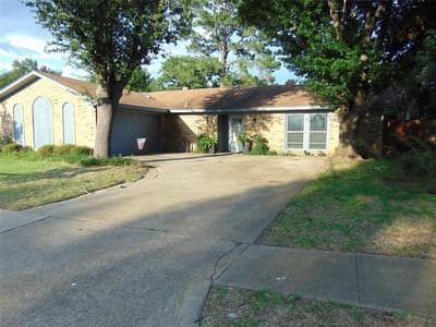 5420 Kings Manor Drive, Lake Dallas TX 75065