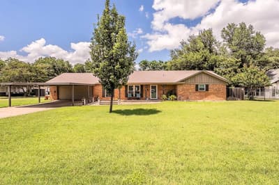5004 Blackstone Drive, River Oaks TX 76114