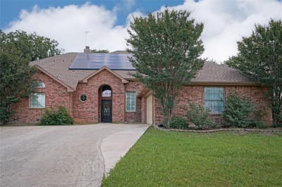 609 Trails End Court, Hurst TX 76054