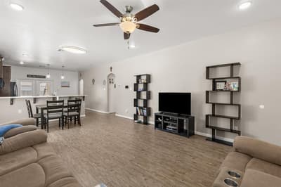 300 N Bermuda Street, Lacy Lakeview TX 76705 - Photo 4