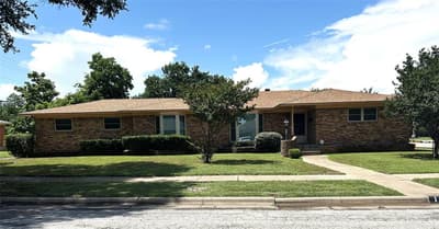 105 Lindenwood Drive, Lancaster TX 75134