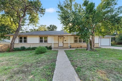 4600 Robinwood Drive, Waco TX 76708 - Photo 2
