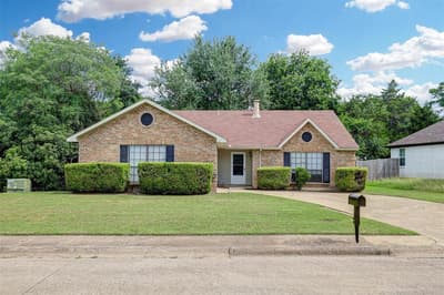 620 Nora Lane, DeSoto TX 75115