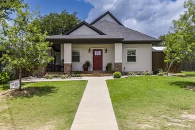 406 Commerce Street, Maypearl TX 76064