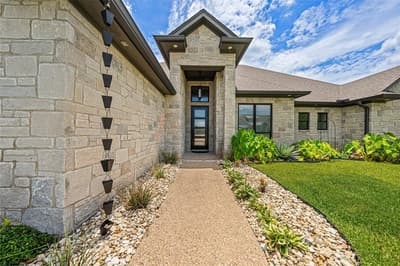 104 Chalet Lane, Waco TX 76712 - Photo 2