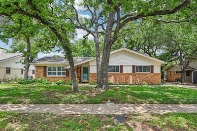 724 Bedford Court W, Hurst TX 76053