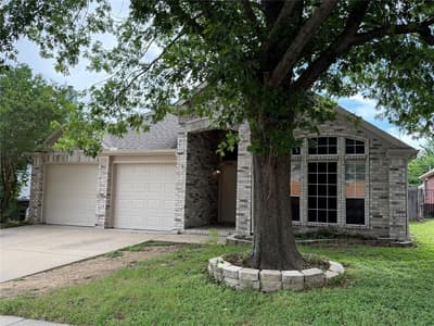 6824 Amberdale Drive, Fort Worth TX 76137