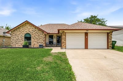 8009 Berrybrook Drive, Watauga TX 76148