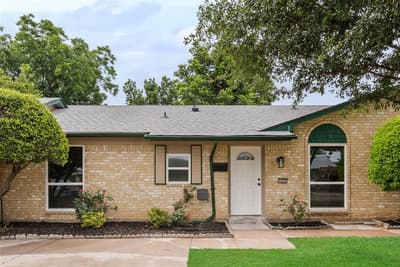 1032 Pleasant Valley Lane, Arlington TX 76015