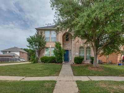 6701 Kinross Drive, Arlington TX 76002