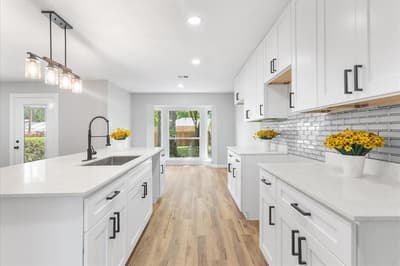 706 W Five Mile Parkway, Dallas TX 75224