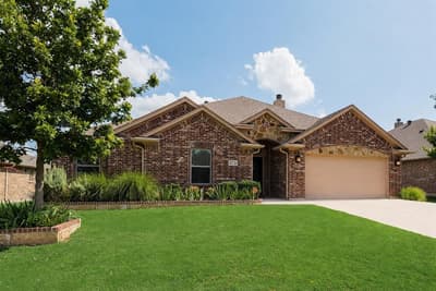 673 Fossil Wood Drive, Saginaw TX 76179