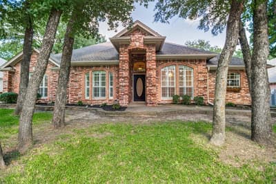 3624 Chateaux Lane, Hurst TX 76054