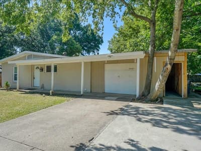 2108 SKYLARK Drive, Arlington TX 76010 - Photo 2