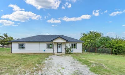 106 Edith Street, Bowie TX 76230