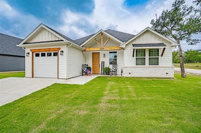 5900 S Lakeside Hills Court, Granbury TX 76048