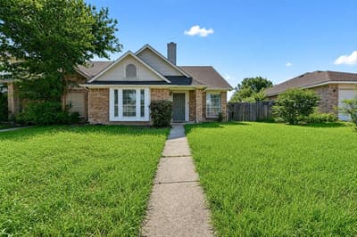 6611 Olivewood Drive, Arlington TX 76001
