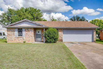 1413 Phillips Street, Cleburne TX 76033