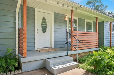 108 Reaves Lane, Hurst TX 76053