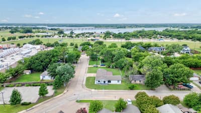 105 E Park Street, Little Elm TX 75068 - Photo 2