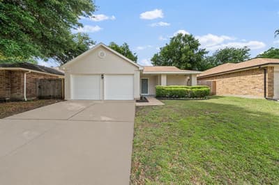 310 Valley Spring Drive, Arlington TX 76018