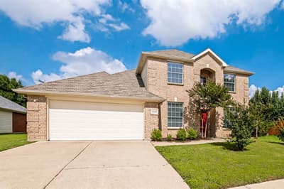 5240 Lake Grove Drive, Grand Prairie TX 75052