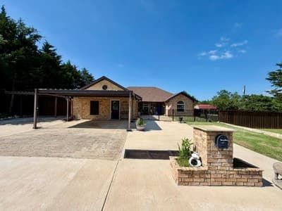 363 Willow Drive, Pottsboro TX 75076