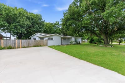 2204 Dunloe Avenue, Dallas TX 75228
