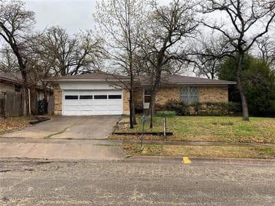 2110 Navajo Street, Denton TX 76209