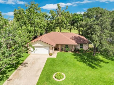 504 Kim Avenue, Ennis TX 75119