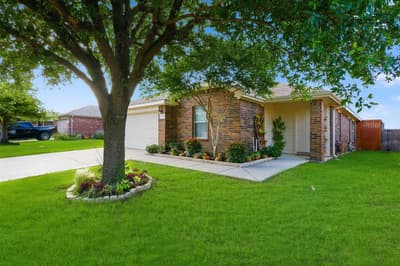 1136 Kachina Lane, Fort Worth TX 76052 - Photo 2