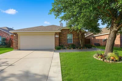 1136 Kachina Lane, Fort Worth TX 76052