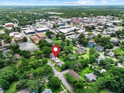217 W 7th Street, Bonham TX 75418