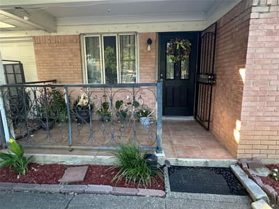 2133 Greenway Street, Arlington TX 76010 - Photo 2
