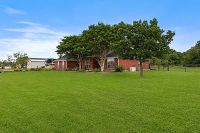 3909 Timbercrest Drive E, Burleson TX 76028 - Photo 3