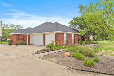 3909 Timbercrest Drive E, Burleson TX 76028 - Photo 4