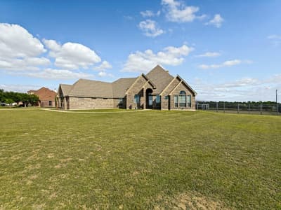 5713 Fogata Lane, Fort Worth TX 76036 - Photo 3