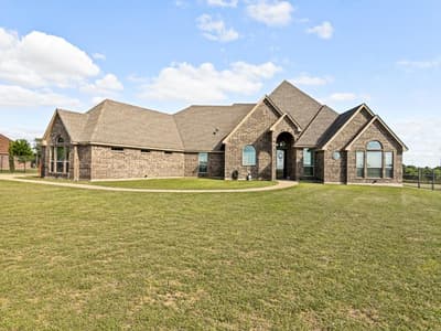 5713 Fogata Lane, Fort Worth TX 76036