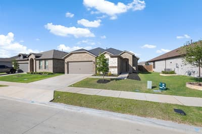 179 Dogwood Avenue, Rhome TX 76078