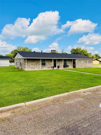 100 Vatra Street, Mount Vernon TX 75457 - Photo 2