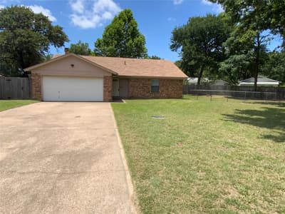 7512 Lisa Court, Fort Worth TX 76112