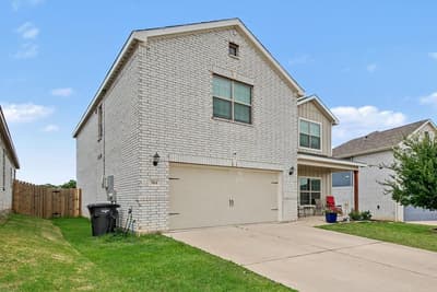 304 Lowery Oaks Trail, Fort Worth TX 76120