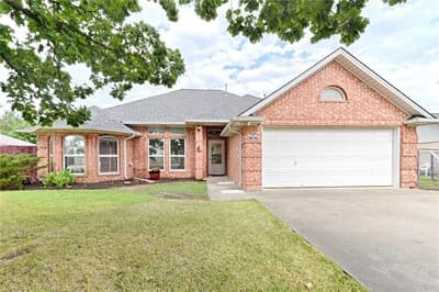 747 E 6th Street, Krum TX 76249