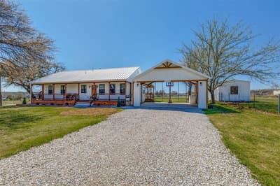320 English Court, Springtown TX 76082