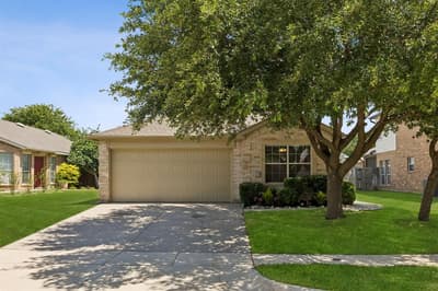 1116 Cottonwood Drive, Crowley TX 76036