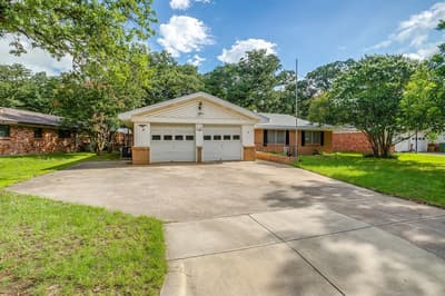 616 Post Oak Drive, Hurst TX 76053