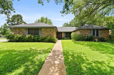 2811 Valparaiso Trail, Arlington TX 76017